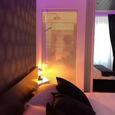 Pensión A Casa Di 4*